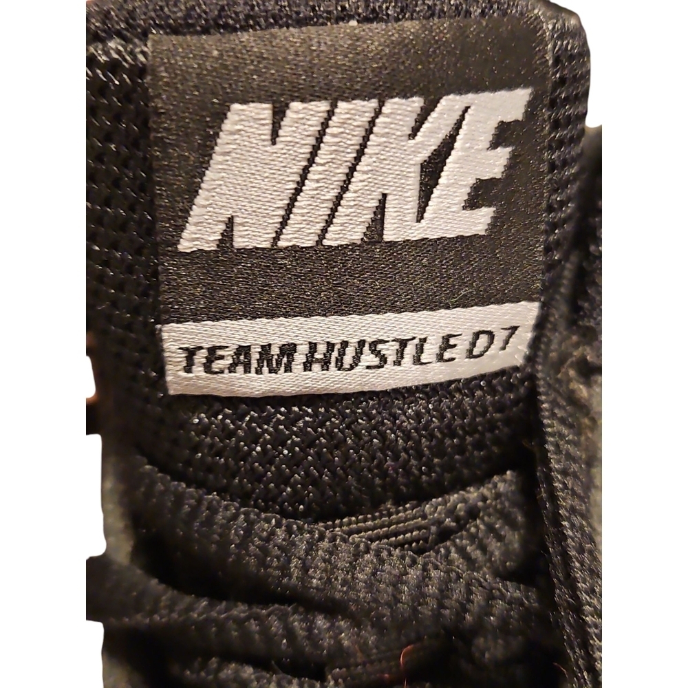 Nike Team Hustle D7 Black Sneakers - Picture 6 of 7